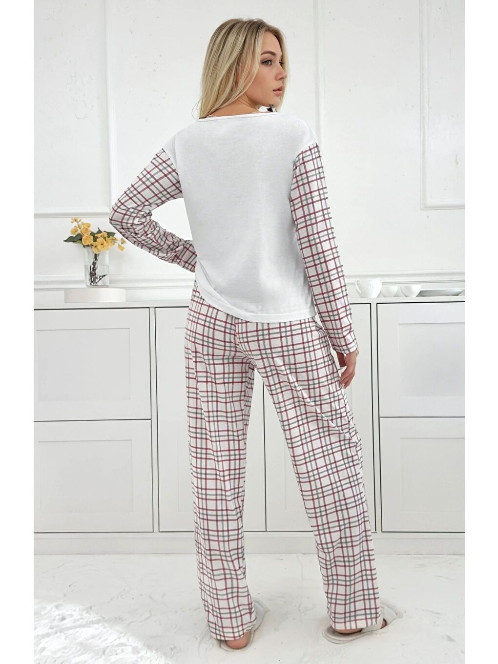 Beyaz Kadın Kareli Uzun Kollu Süprem Pijama Takımı-2