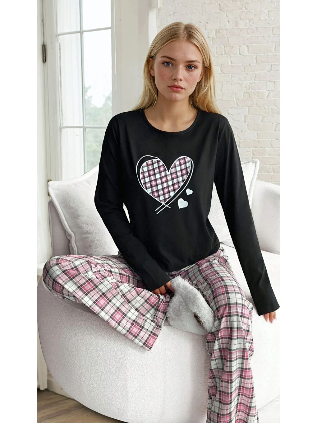 Siyah Kalp Baskılı Süprem Kumaş Kadın Pijama Takımı