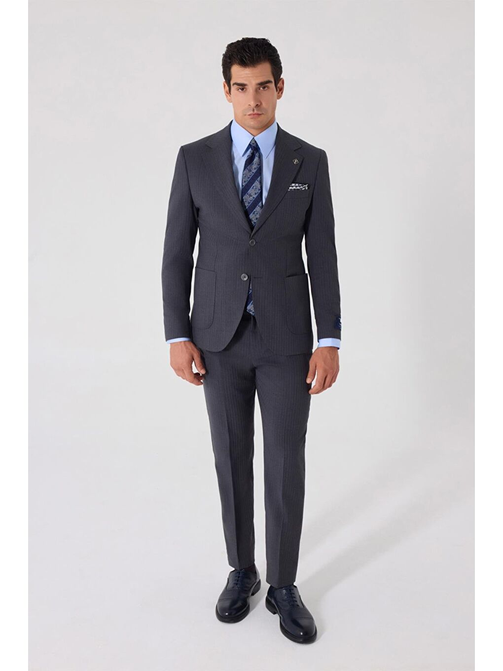 Erkek Gri Slim Fit %100 Yün Mono Yaka Çizgili Takım Elbise