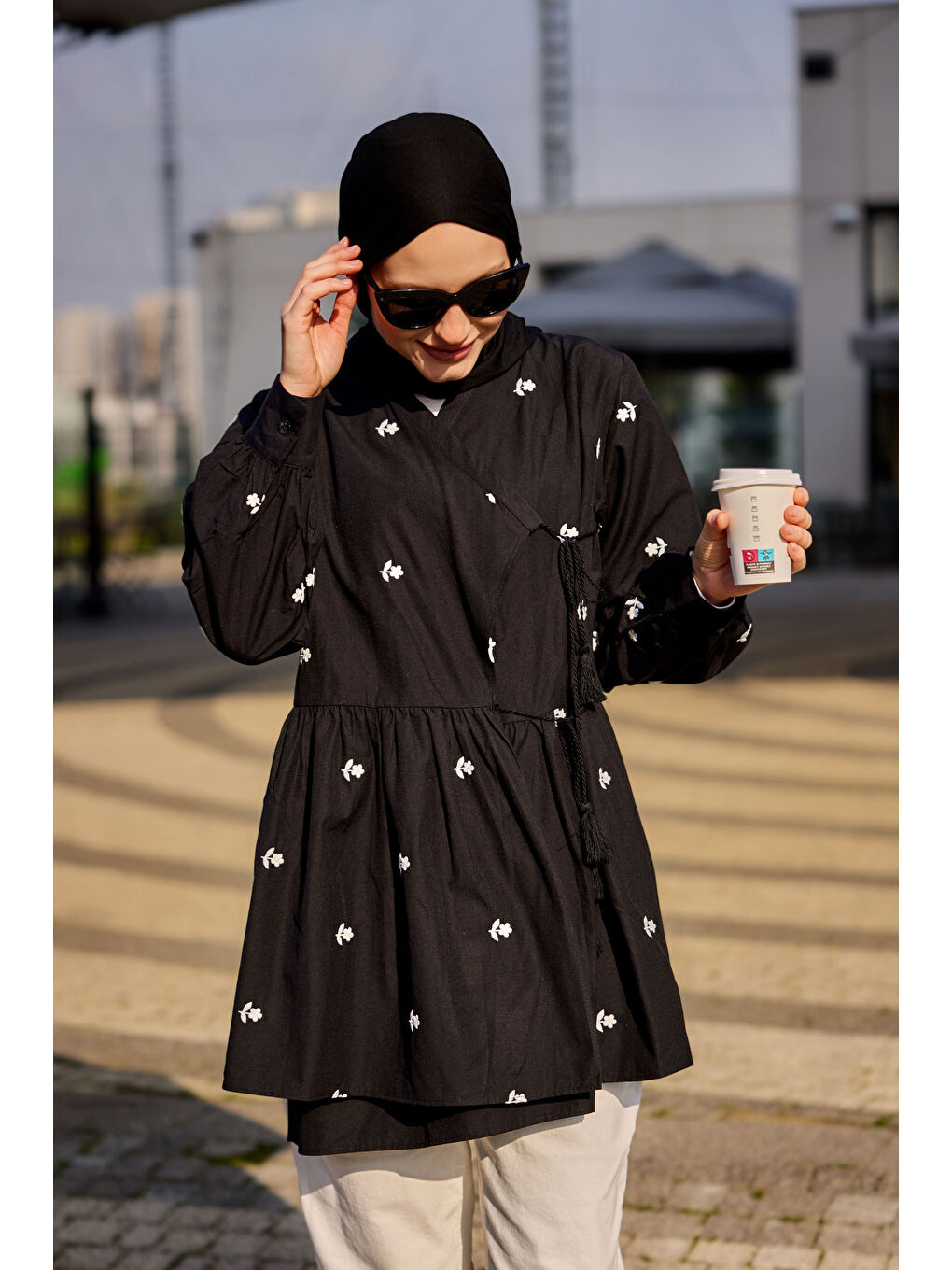 Kadın Nakış İşlemeli Yandan Bağlamalı Tunik Siyah