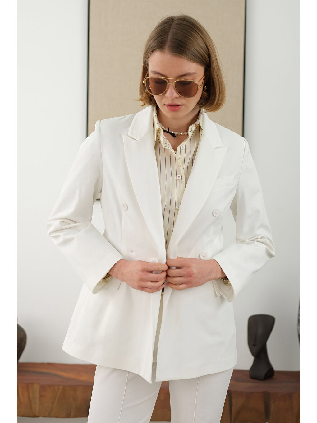 Bele Oturtmalı Ceket Ekru