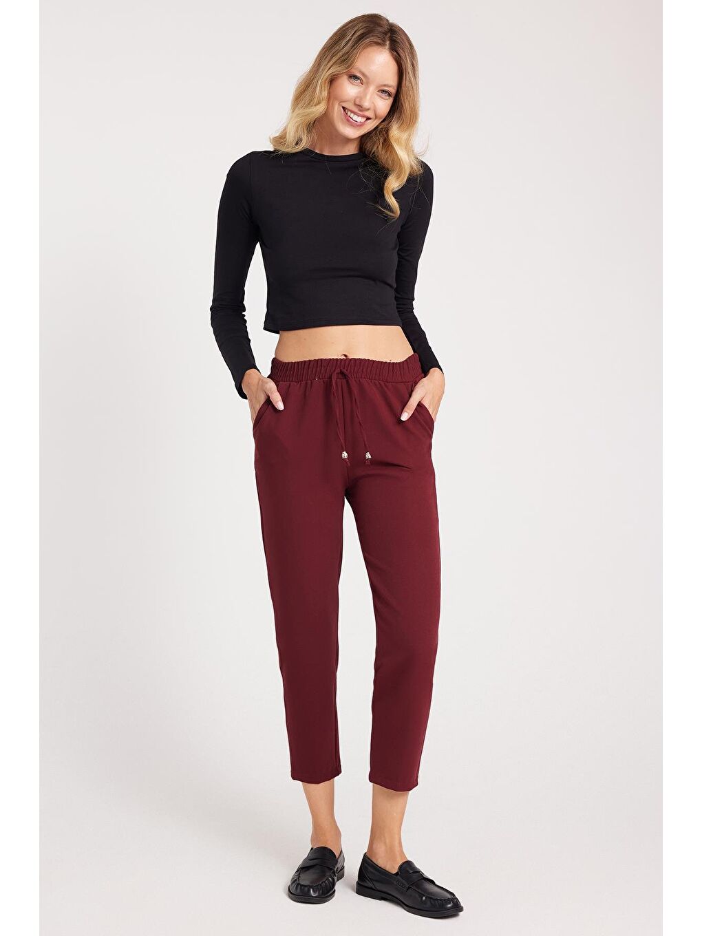 Kadın Relax Fit Rahat Kesim Yüksel Bel Dar Paça Beli Lastikli Bağcıklı Bordo Pantolon-3