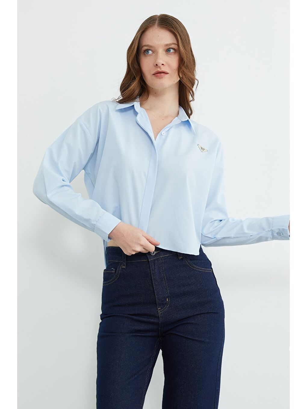 Mavi Kelebek Aksesuarlı Crop Gömlek-4