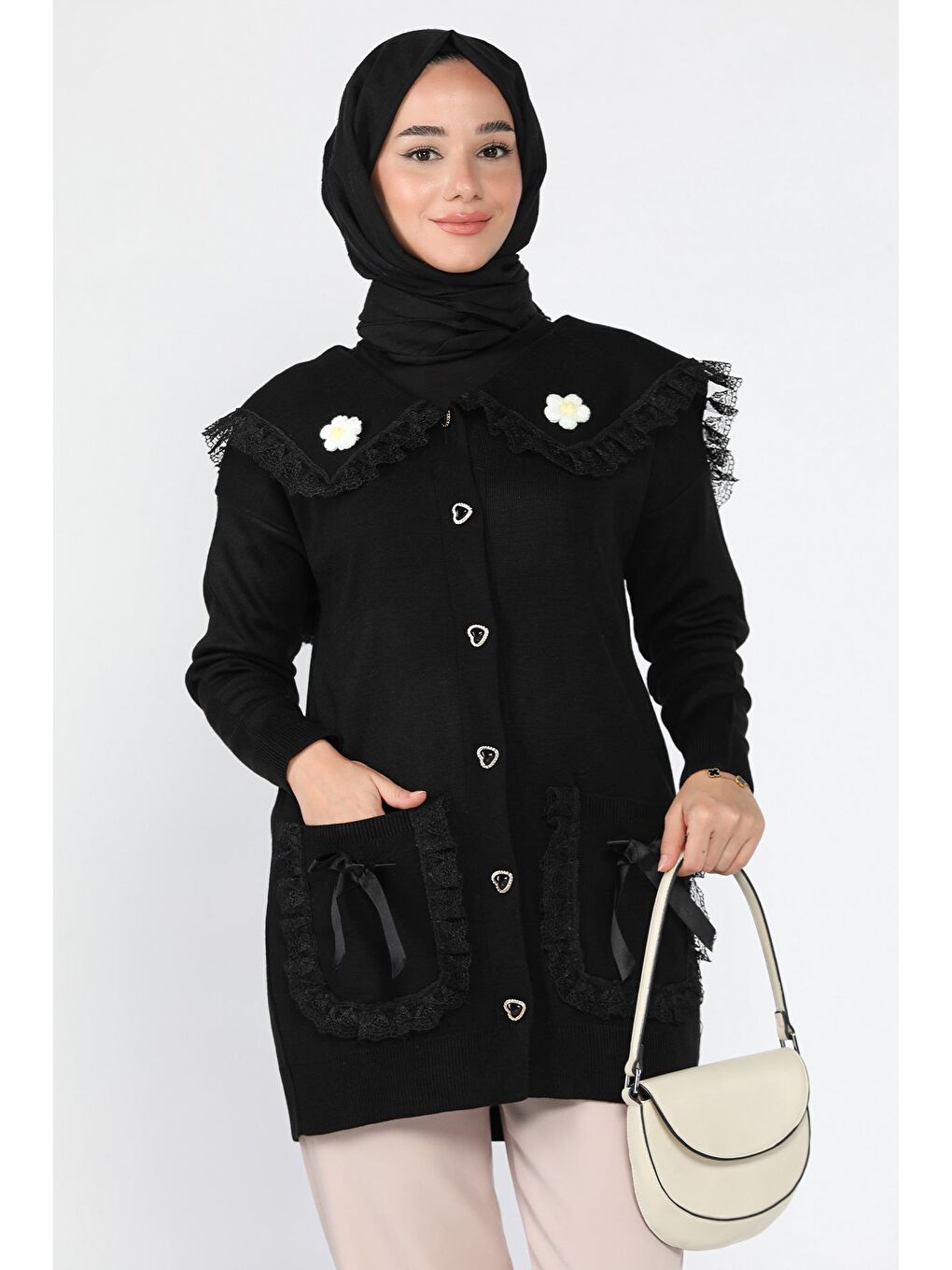 Siyah Papatya Figürlü Fistolu Tesettür Triko Hırka (s-m-l Beden Uyumludur.)-5