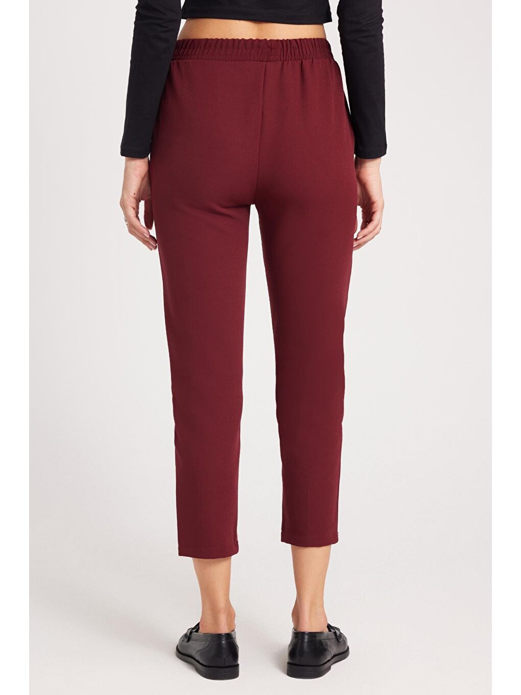 Kadın Relax Fit Rahat Kesim Yüksel Bel Dar Paça Beli Lastikli Bağcıklı Bordo Pantolon-6
