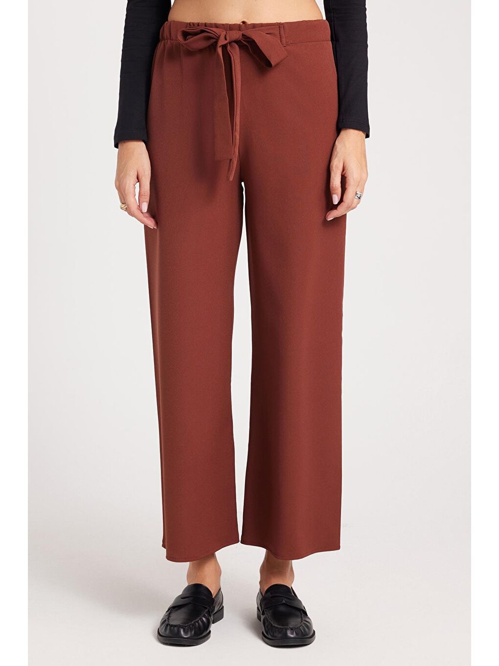 Kadın Relax Fit Rahat Kesim Lastikli Kuşak Bağlamalı Geniş Paça Kahverengi Pantolon