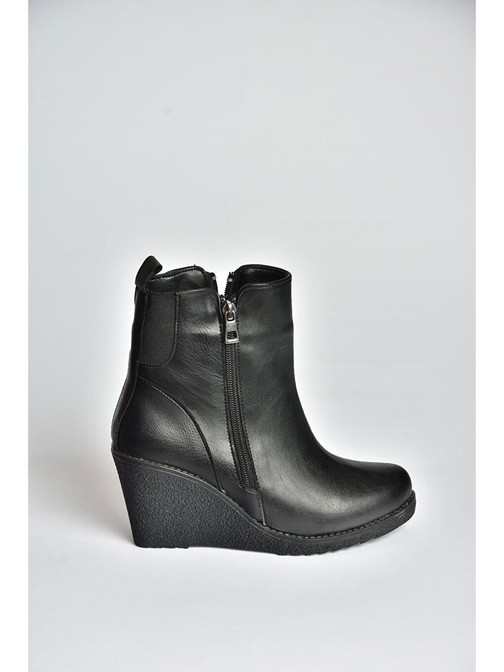 Siyah Kadın Bot V361196809