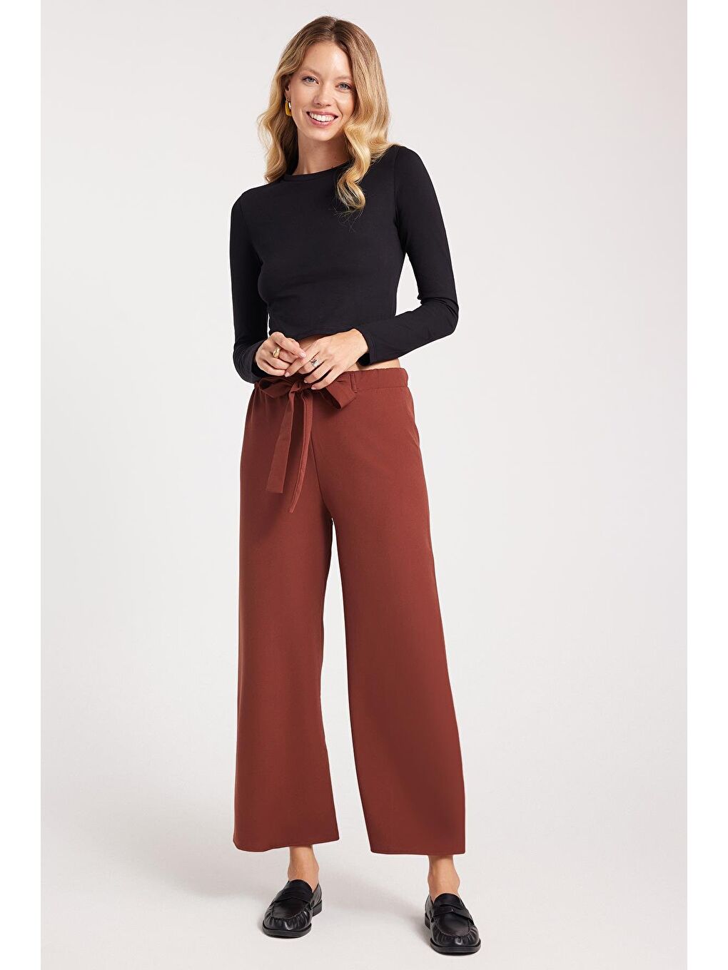 Kadın Relax Fit Rahat Kesim Lastikli Kuşak Bağlamalı Geniş Paça Kahverengi Pantolon-4