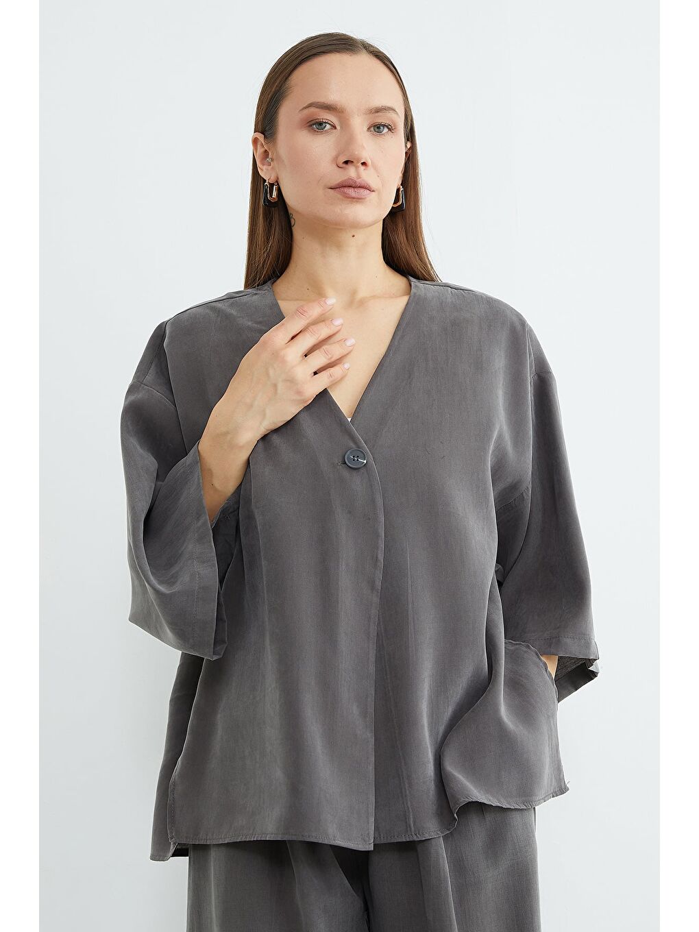 Gri Tek Düğmeli Lyocell Kumaş Oversize Ceket-1