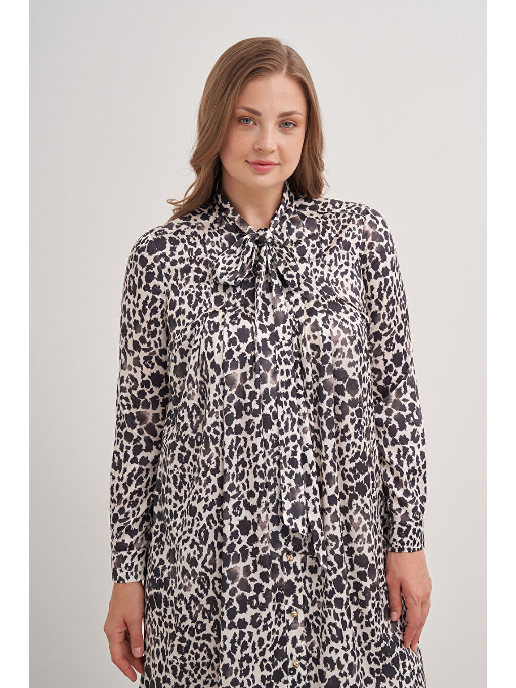 Siyah Fular Yaka Desenli Elbise-2