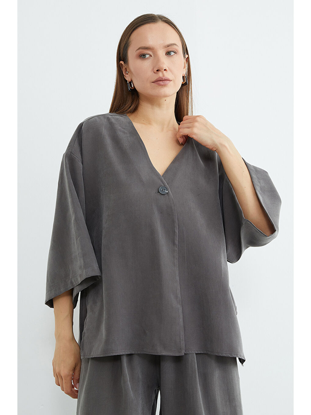 Gri Tek Düğmeli Lyocell Kumaş Oversize Ceket-2