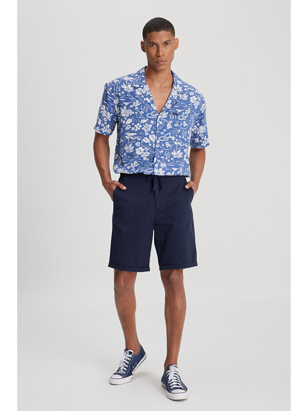 Regular Fit Normal Kesim %100 Pamuk Normal Bel Lacivert Chino Şort