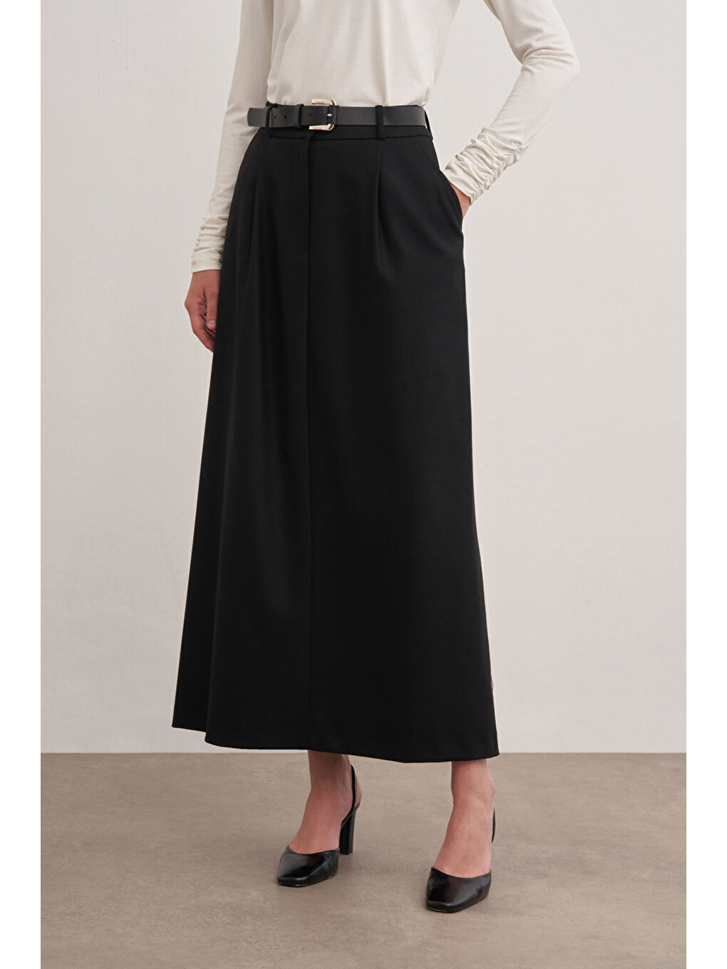 Siyah Kemerli Flonel Yün Etek-2