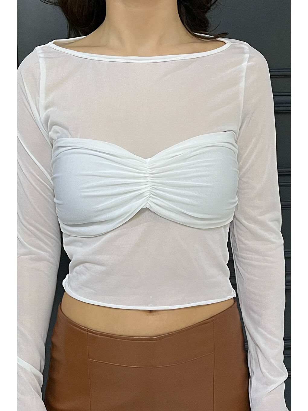 Beyaz Kadın Burgu Detaylı Transparan Bluz-2