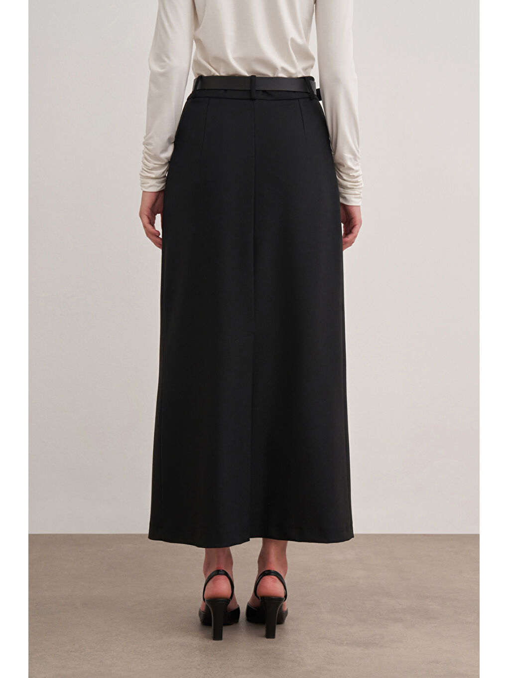 Siyah Kemerli Flonel Yün Etek-5