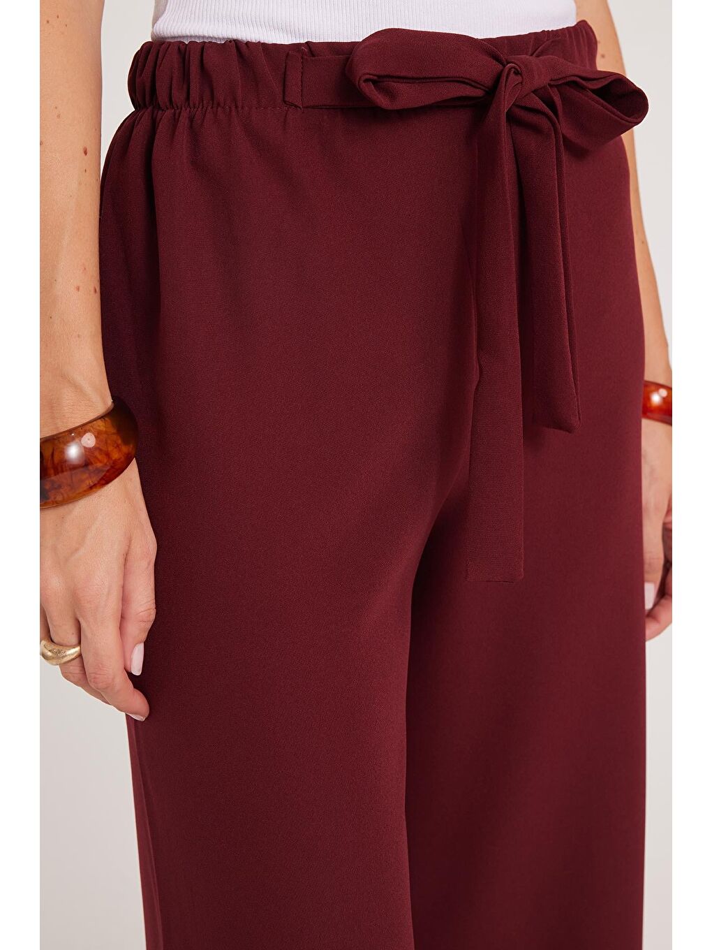 Kadın Relax Fit Rahat Kesim Lastikli Kuşak Bağlamalı Geniş Paça Bordo Pantolon-2