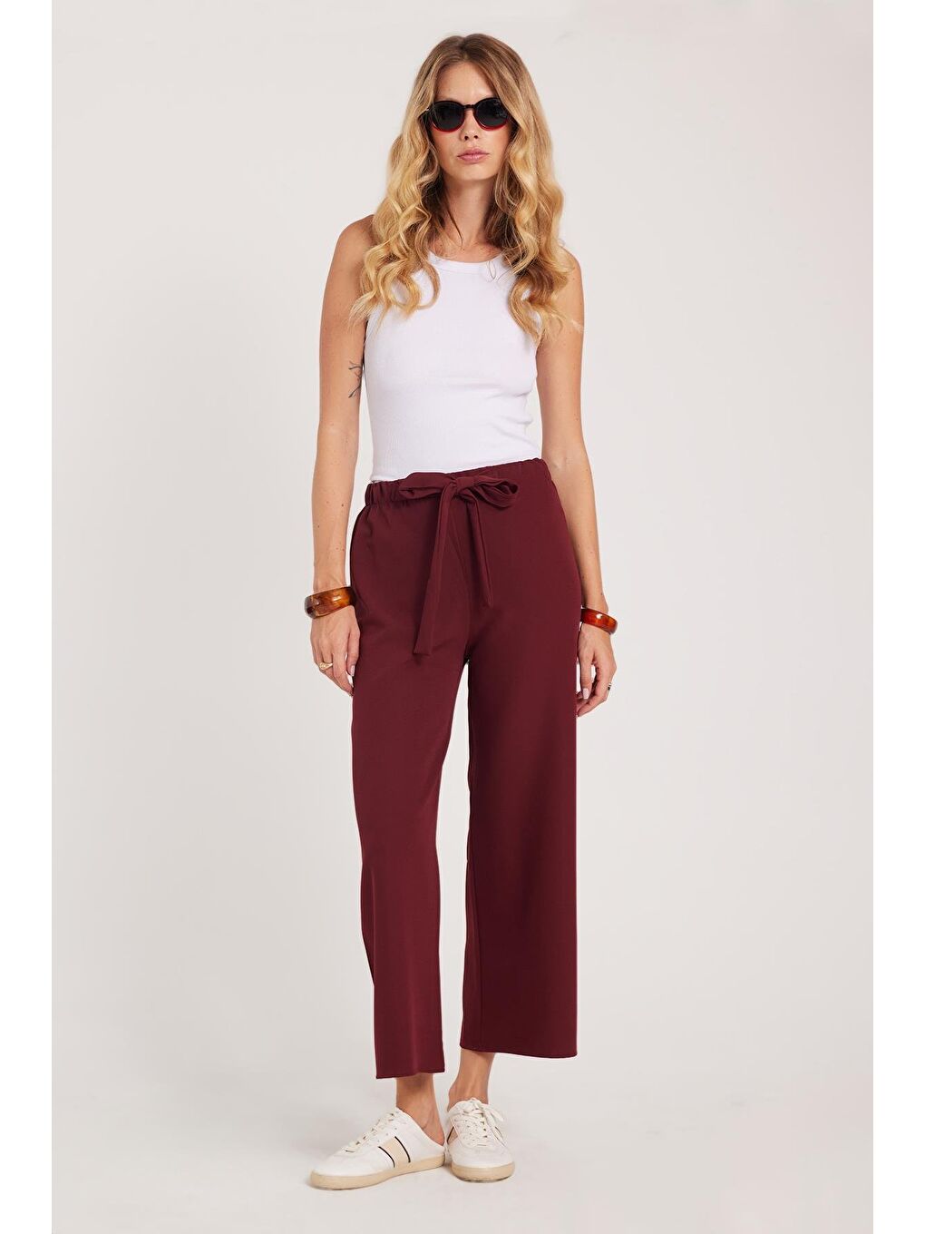 Kadın Relax Fit Rahat Kesim Lastikli Kuşak Bağlamalı Geniş Paça Bordo Pantolon-4