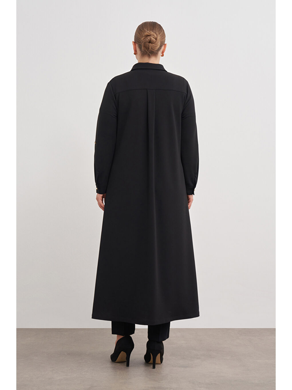 Siyah Apolet Düğme Detaylı Elbise-5