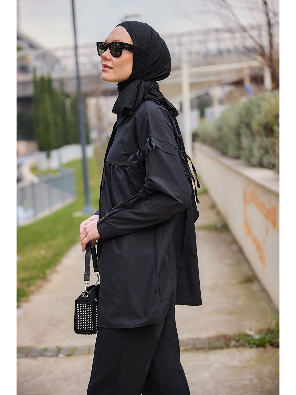 Kadın Kolu Bağcık Fiyonklu Gömlek Siyah-3