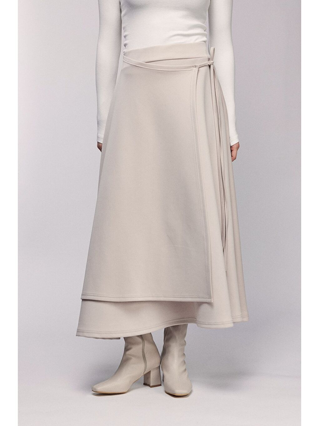 Bej Taş Yüksek Bel Bağlamalı Katmanlı Görünüm Scuba Etek