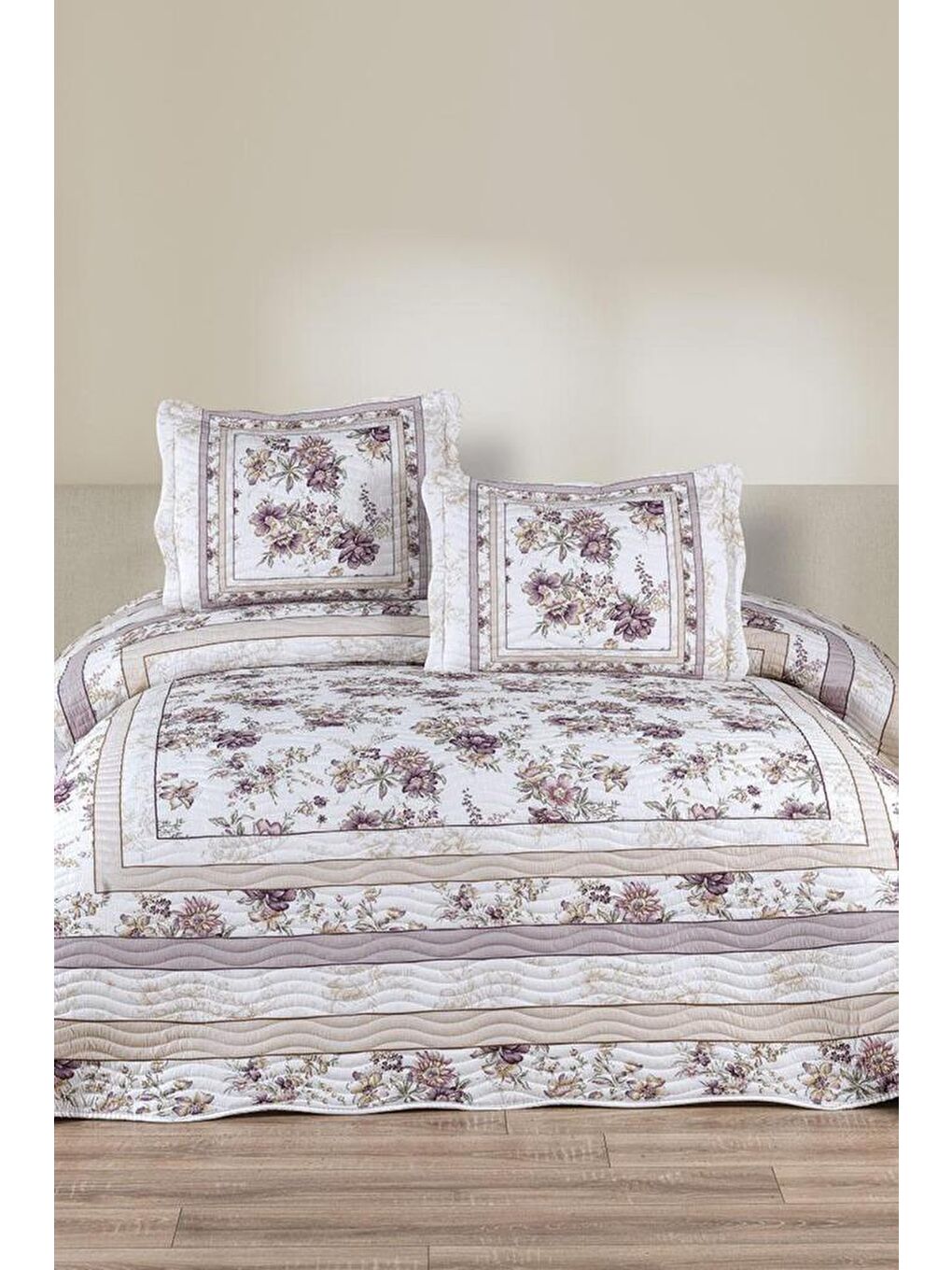 Karışık Elora Baskılı Kapitoneli Çift Kişilik Yatak Örtüsü