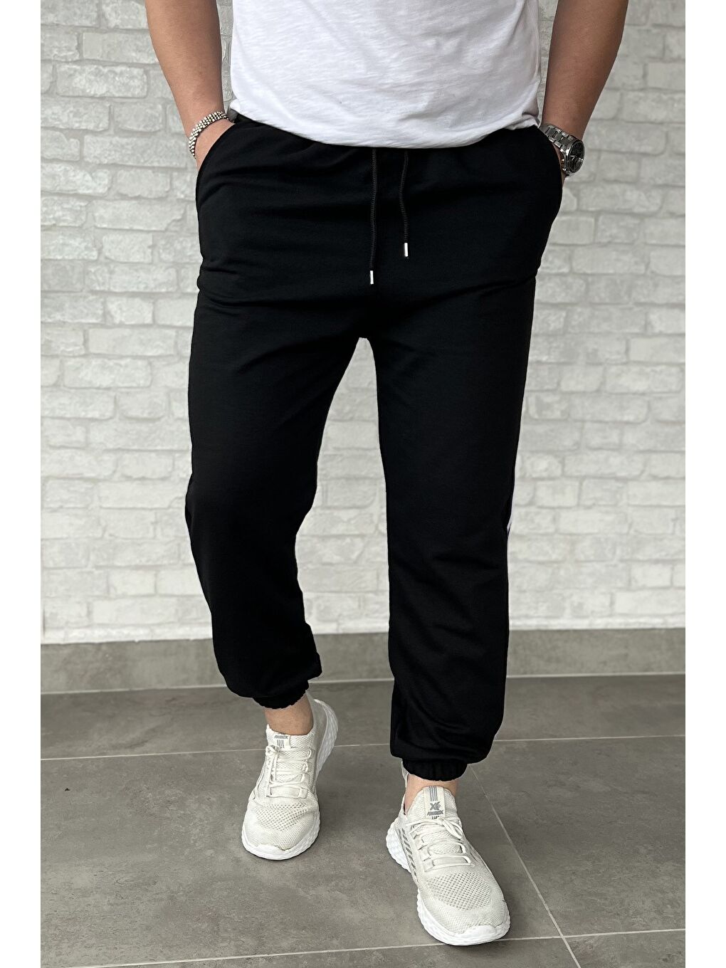 Siyah Erkek Bel Ve Paça Lastikli Yan Şerit Detaylı Eşofman Altı