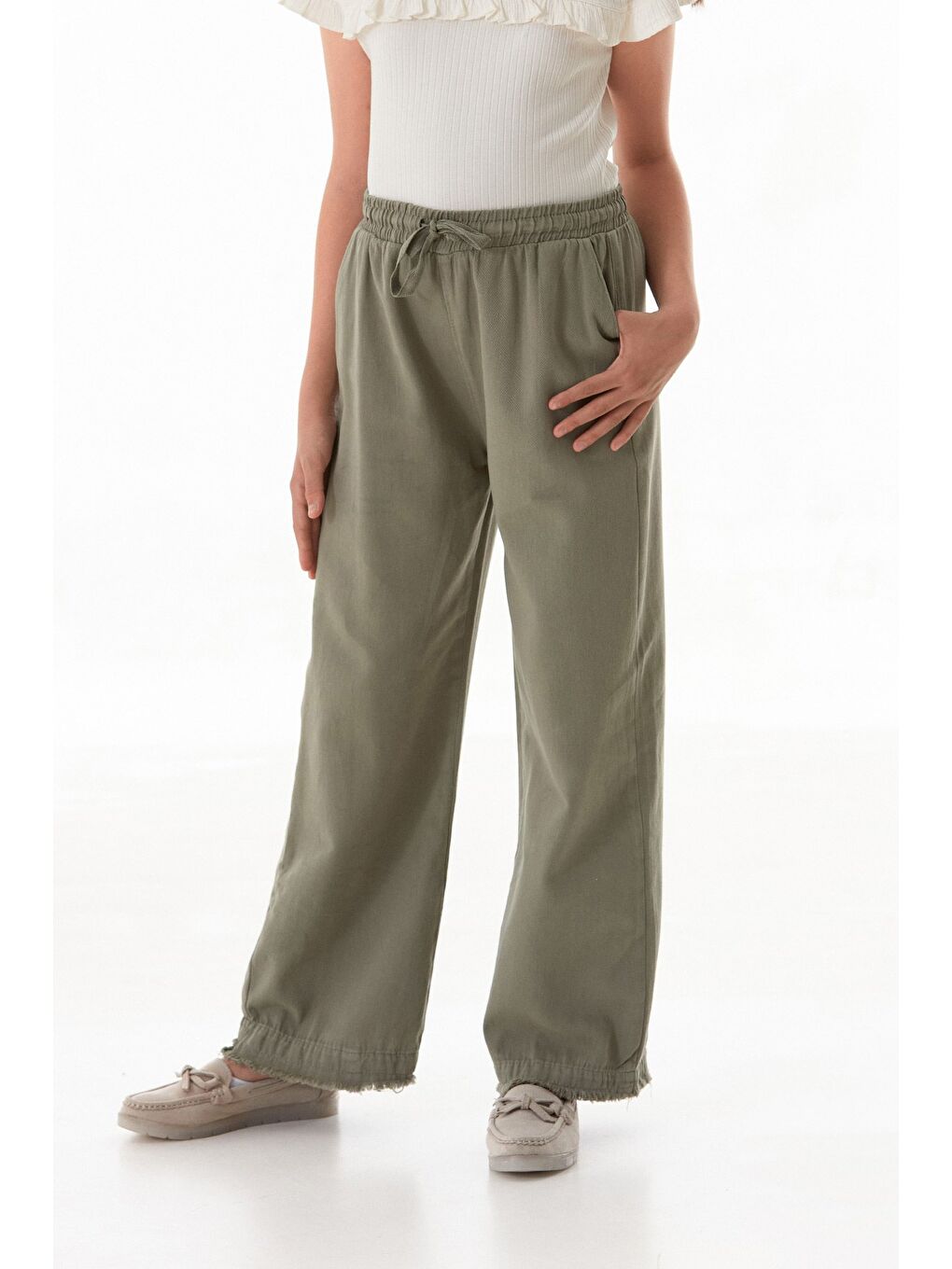Haki Beli Lastikli Bağlamalı Paçası Püsküllü Kız Çocuk Pantolon-3