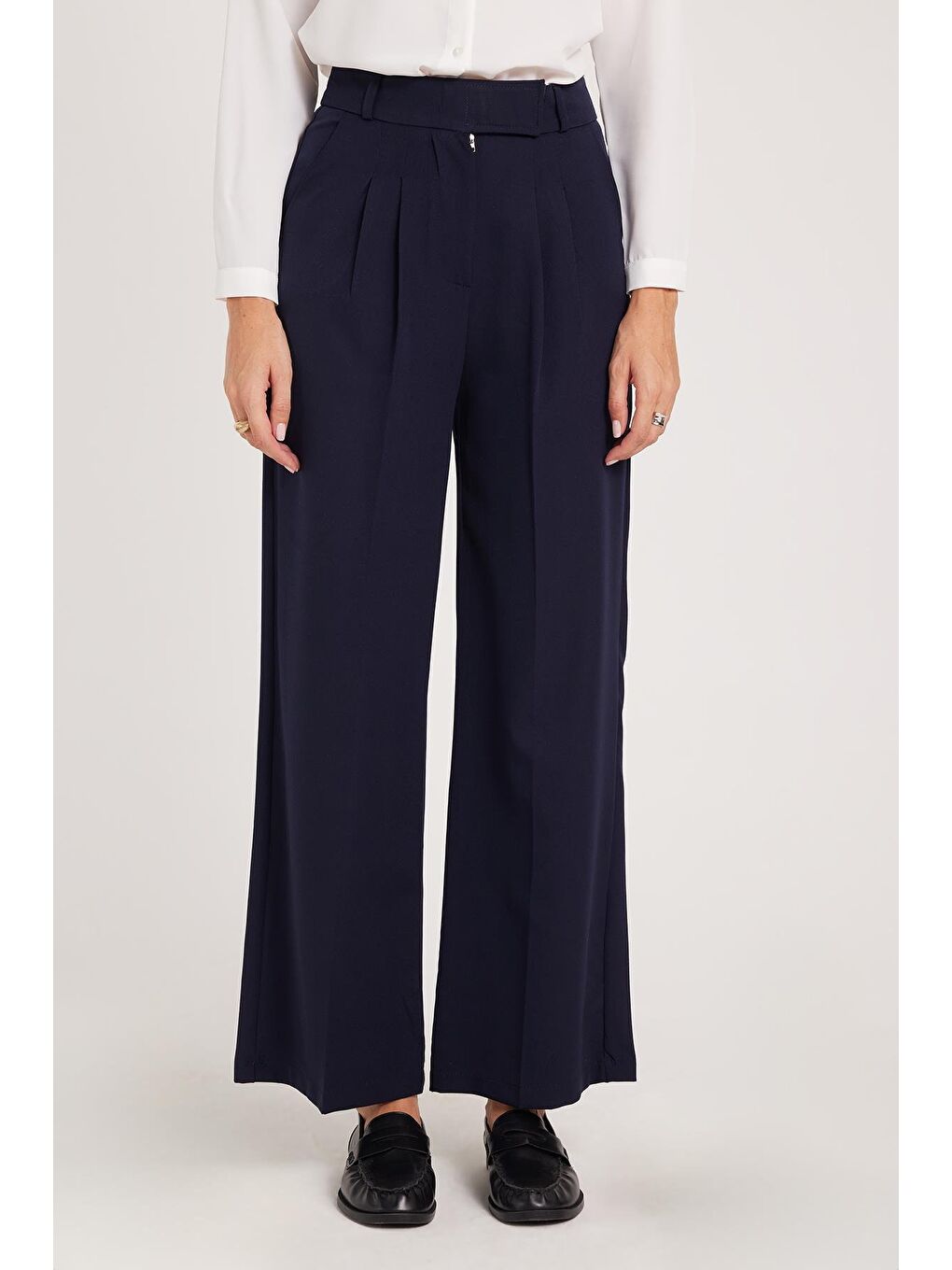 Kadın Regular Fit Klasik Kesim Cırt Kapamalı Palazzo Lacivert Pantolon