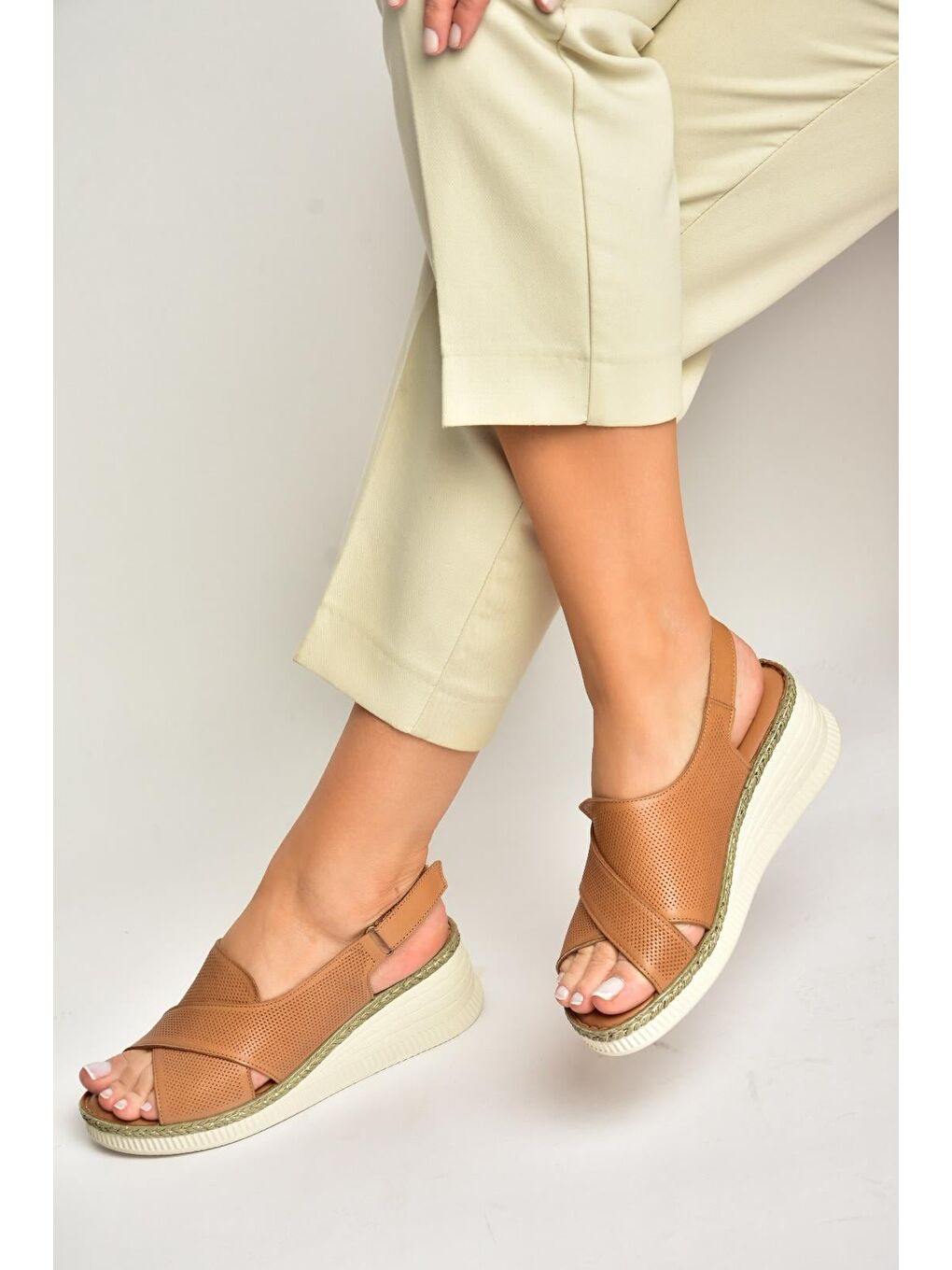 Kahverengi Taba Kadın Sandalet Y555511403-2