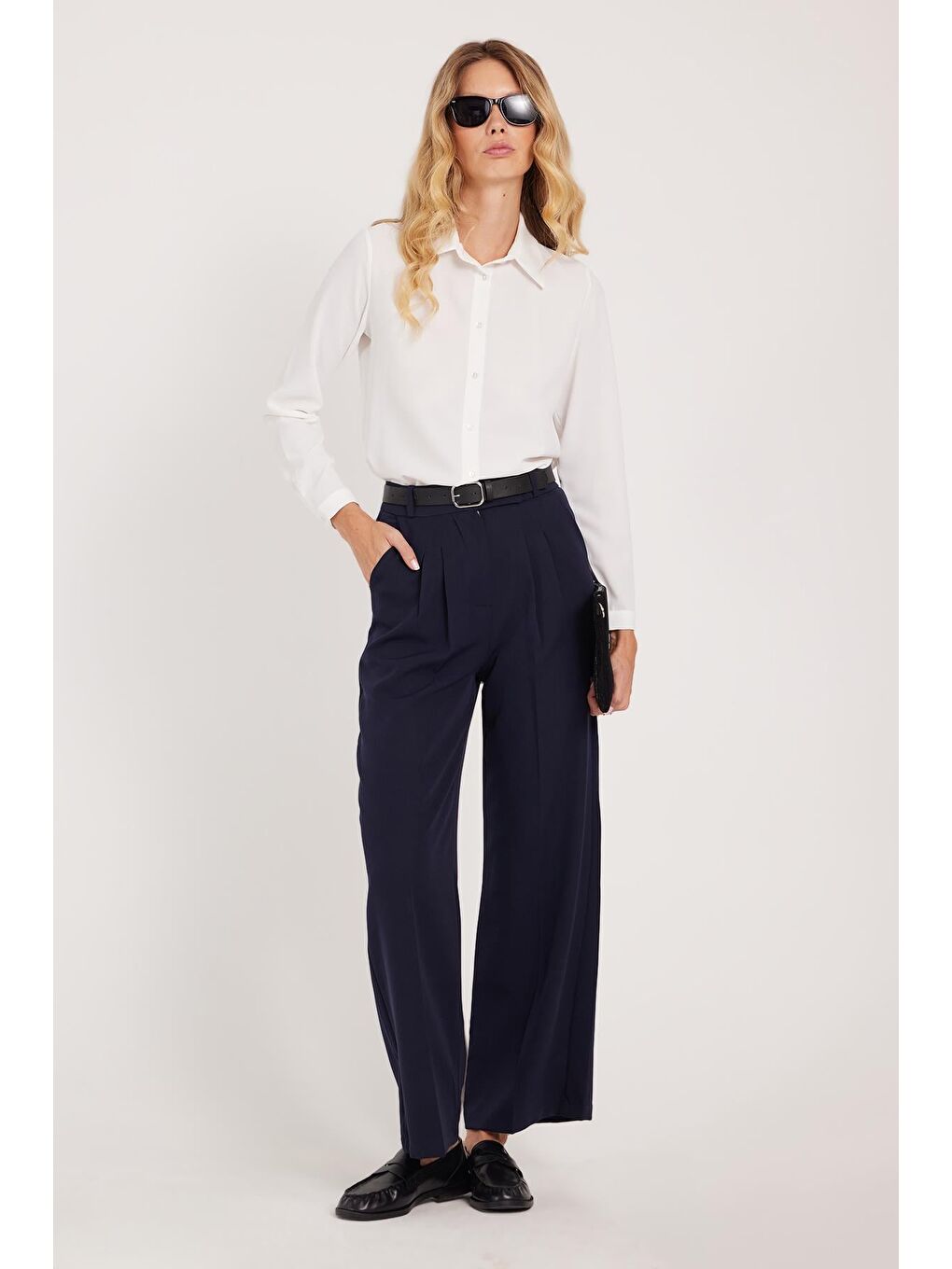 Kadın Regular Fit Klasik Kesim Cırt Kapamalı Palazzo Lacivert Pantolon-1