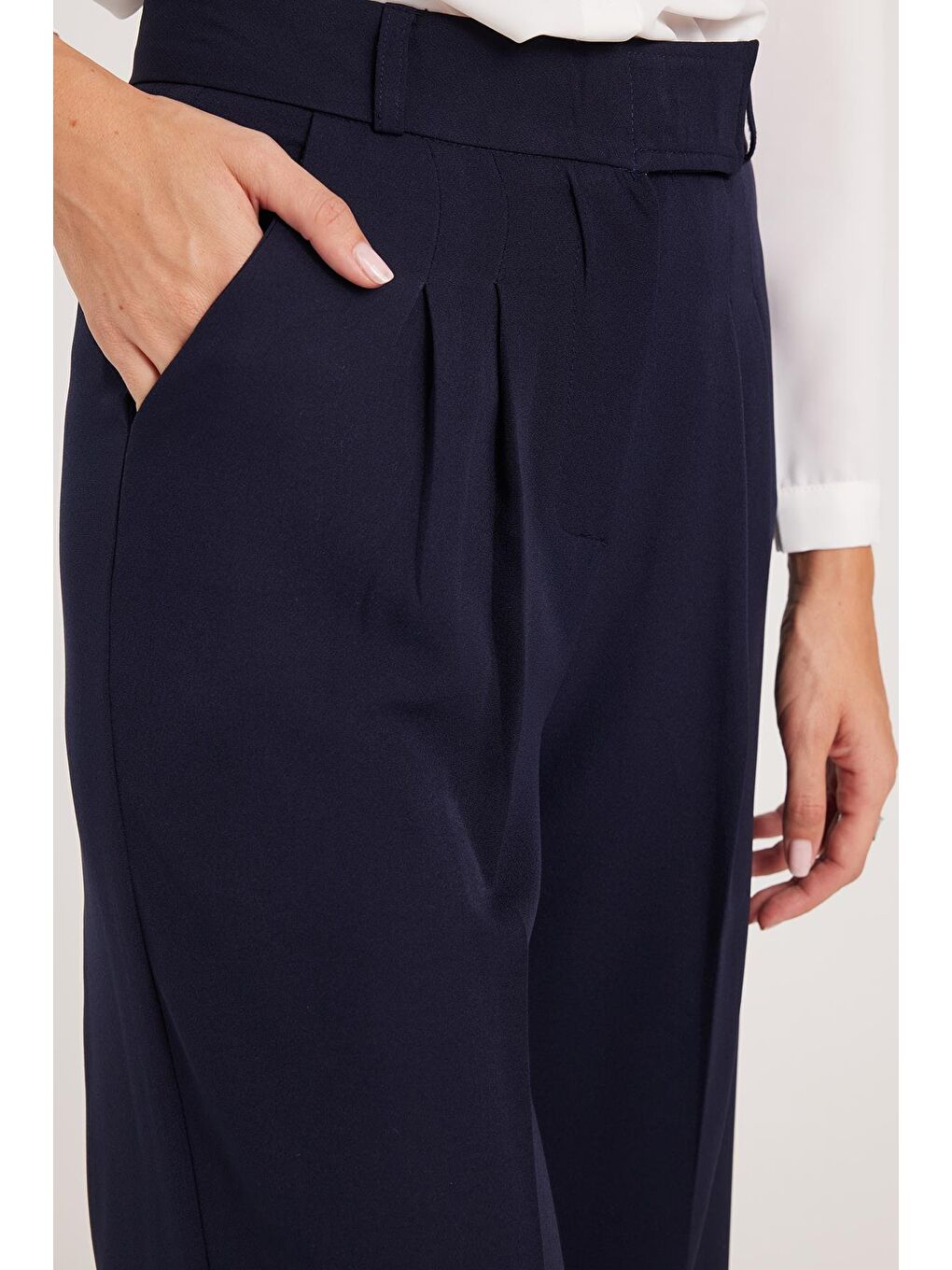 Kadın Regular Fit Klasik Kesim Cırt Kapamalı Palazzo Lacivert Pantolon-2