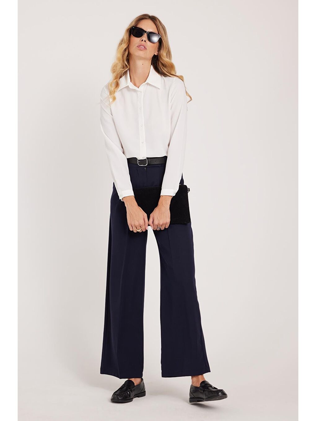 Kadın Regular Fit Klasik Kesim Cırt Kapamalı Palazzo Lacivert Pantolon-3