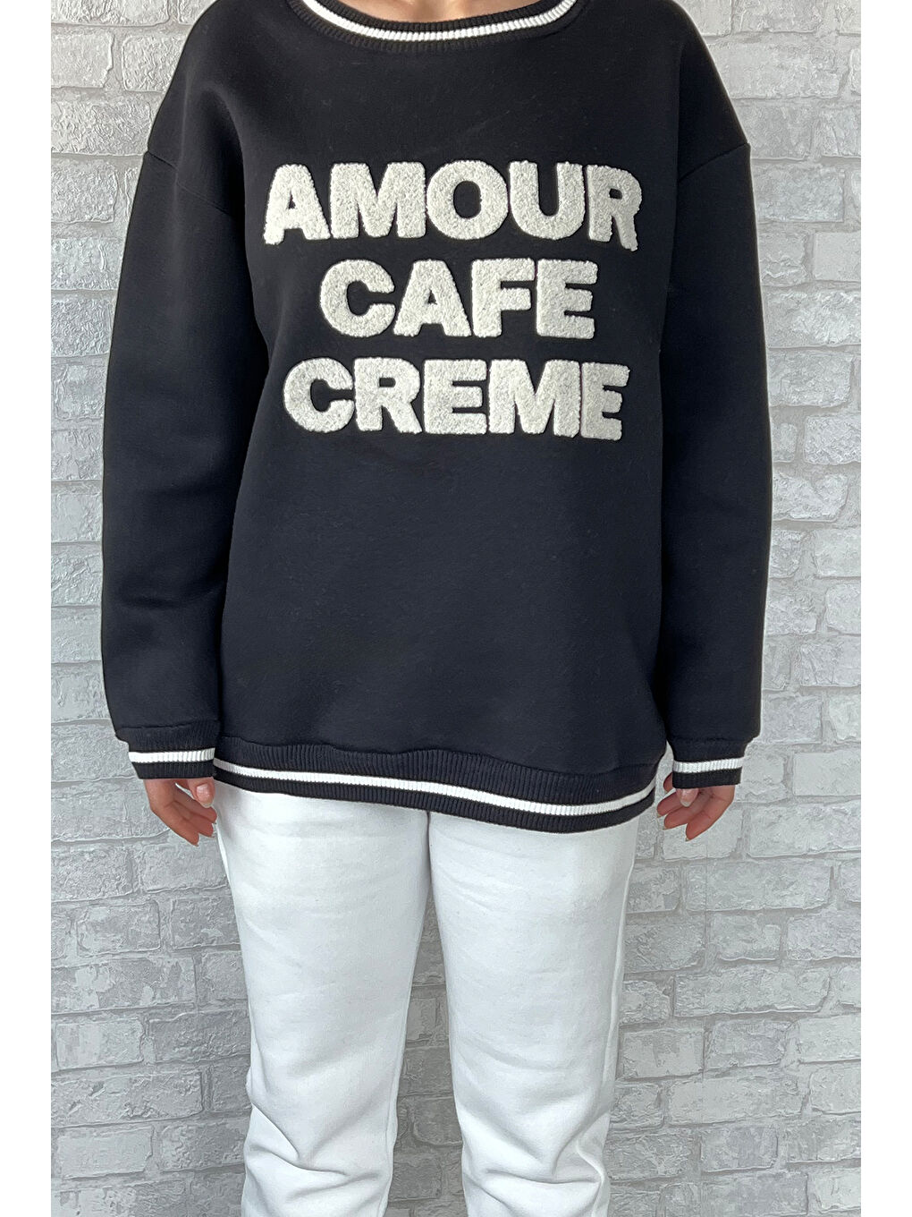 Siyah Kadın Bisiklet Yaka Yazı Nakışlı Şardonlu Eşofman Takımı-2