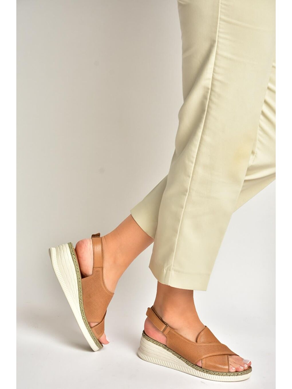 Kahverengi Taba Kadın Sandalet Y555511403-4