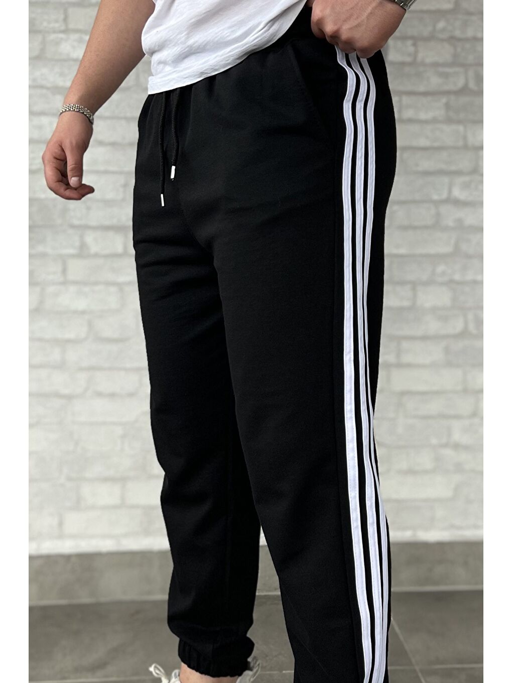 Siyah Erkek Bel Ve Paça Lastikli Yan Şerit Detaylı Eşofman Altı-3