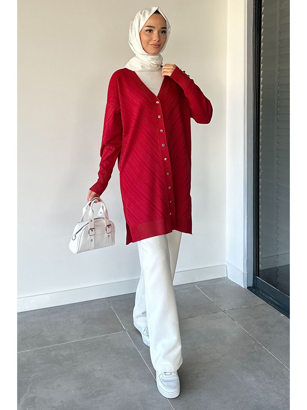 Kırmızı Desenli Ön Düğmeli Tesettür Triko Hırka (m-l-xl Uyumludur)-1