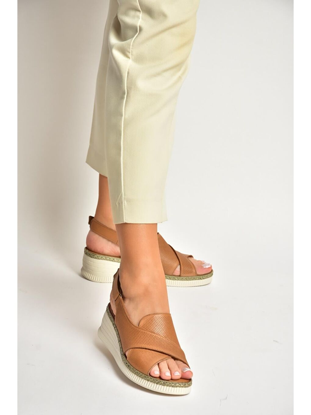 Kahverengi Taba Kadın Sandalet Y555511403-5