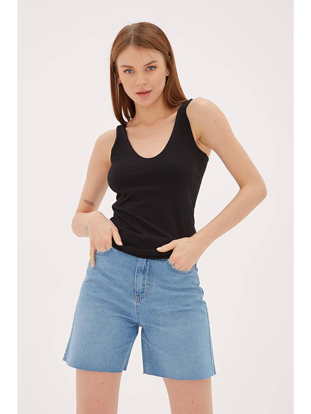 Siyah Regular Fit Yuvarlak Yaka Kalın Askılı Örme Kadın Atlet 24Y0535K1-3