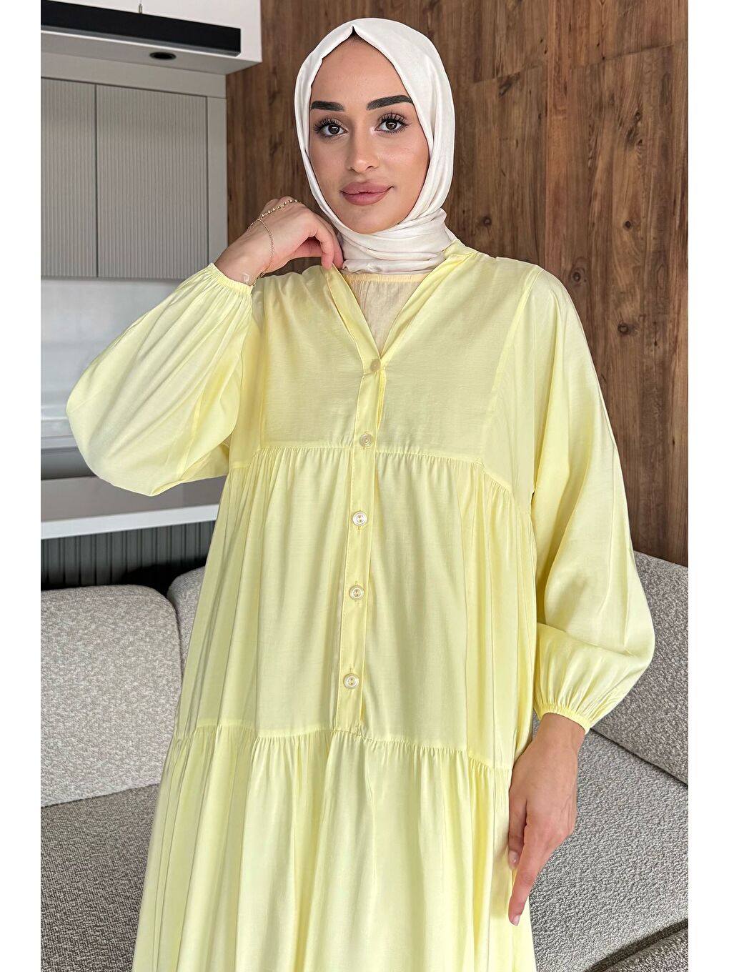 Sarı Ön Düğmeli Dökümlü Mevsimlik Tesettür Elbise-1