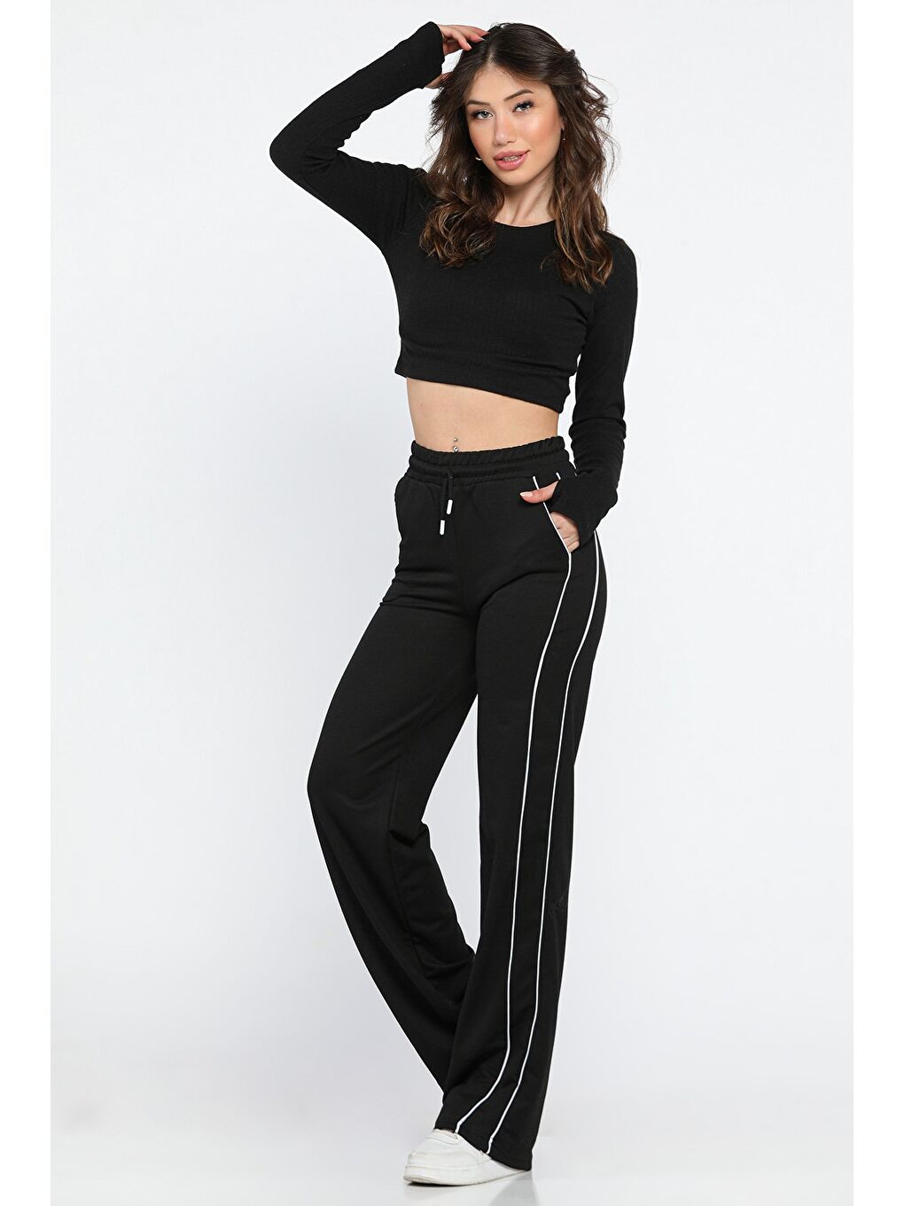 Siyah Kadın Yüksek Bel Yan Çizgili Bol Paça Eşofman Altı-1