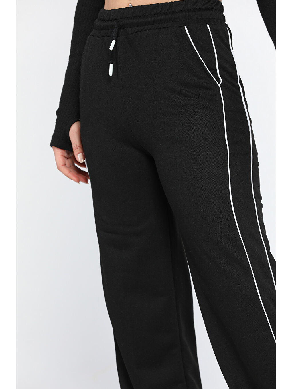 Siyah Kadın Yüksek Bel Yan Çizgili Bol Paça Eşofman Altı-3