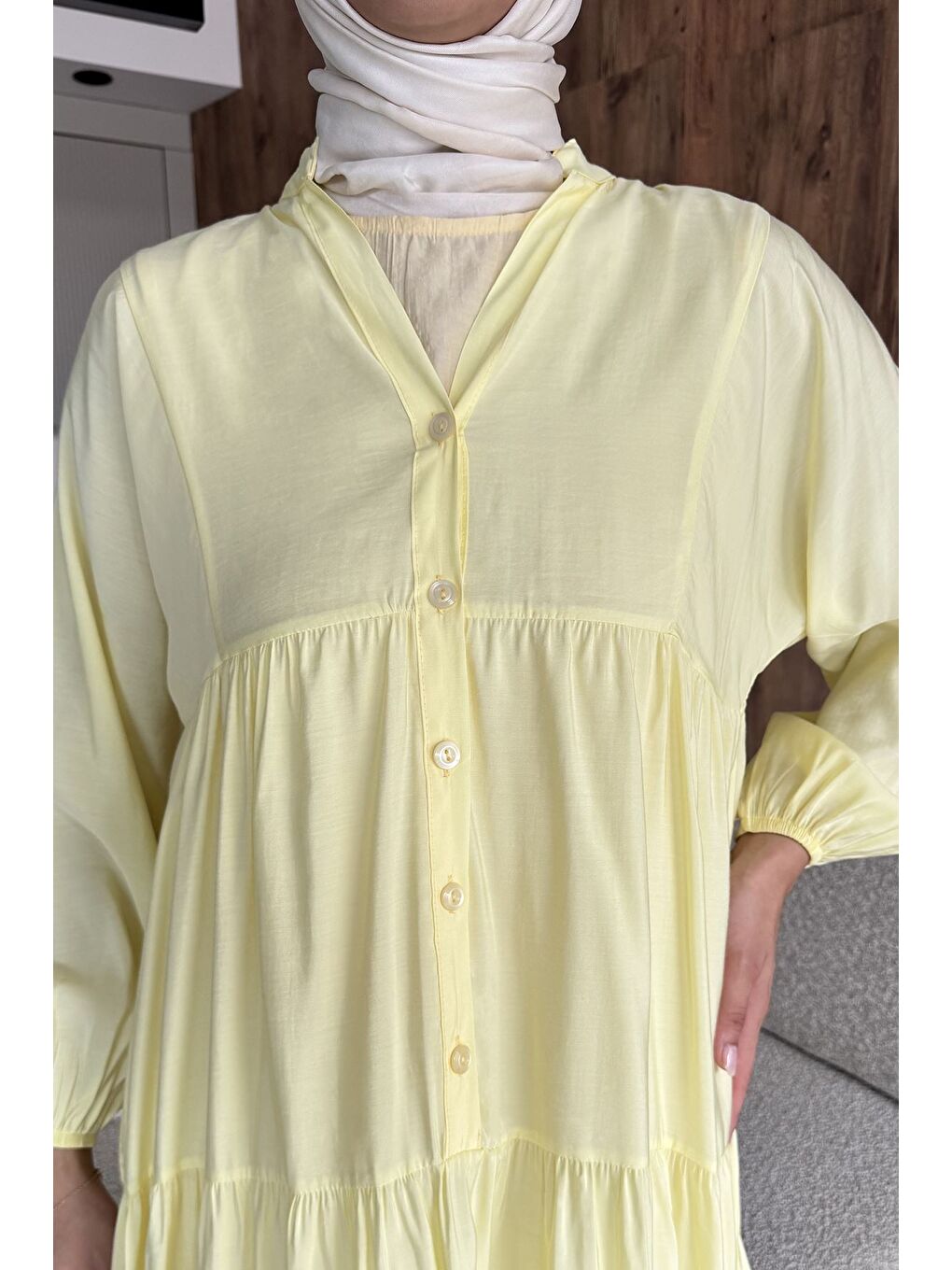 Sarı Ön Düğmeli Dökümlü Mevsimlik Tesettür Elbise-2