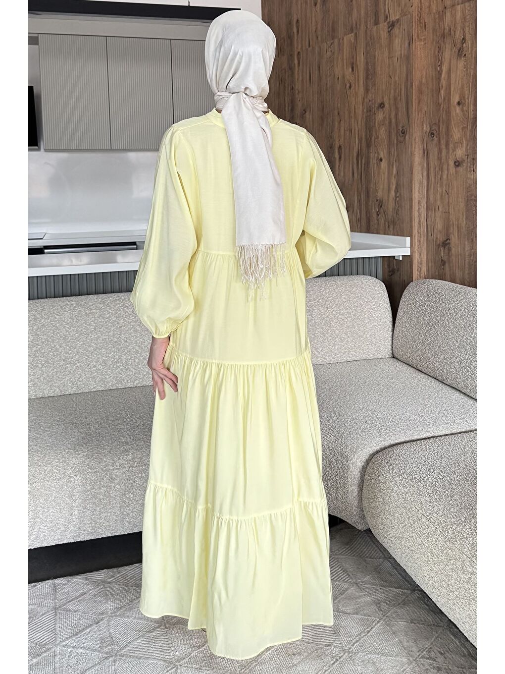 Sarı Ön Düğmeli Dökümlü Mevsimlik Tesettür Elbise-3