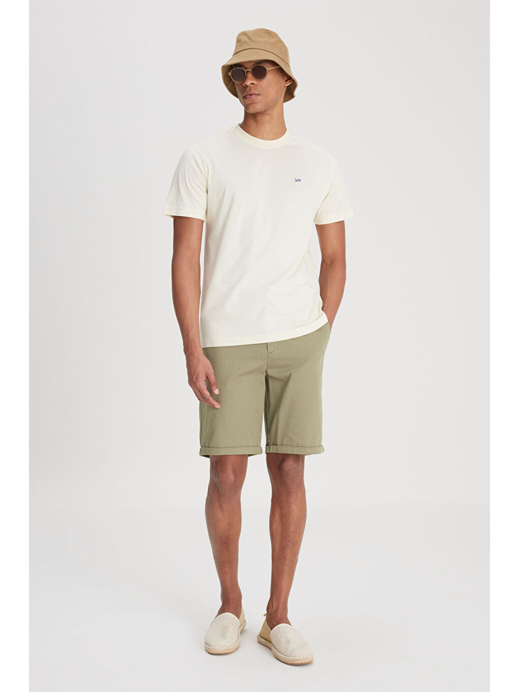 Regular Fit Normal Kesim %100 Pamuk Normal Bel Haki Chino Şort-1