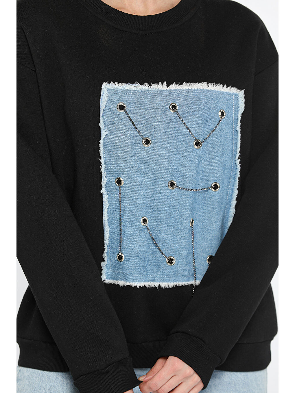 Siyah Kadın Bisiklet Yaka Jean Garnili Zincir Detaylı Şardonlu Sweatshirt-3