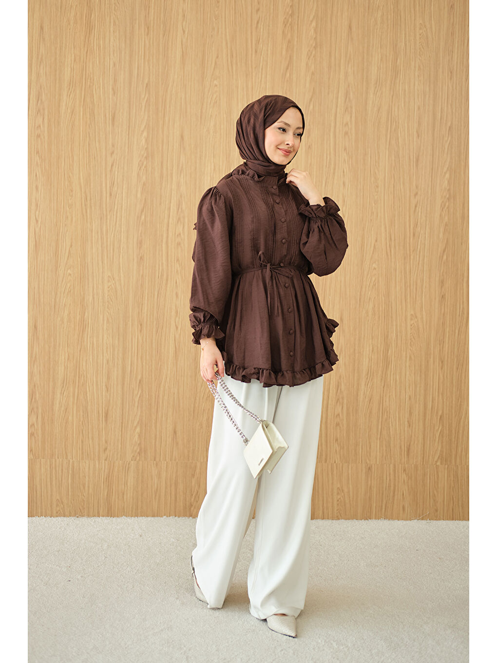 Kadın Önü Nervurlu Bel Bağlamalı Gömlek Kahverengi-3