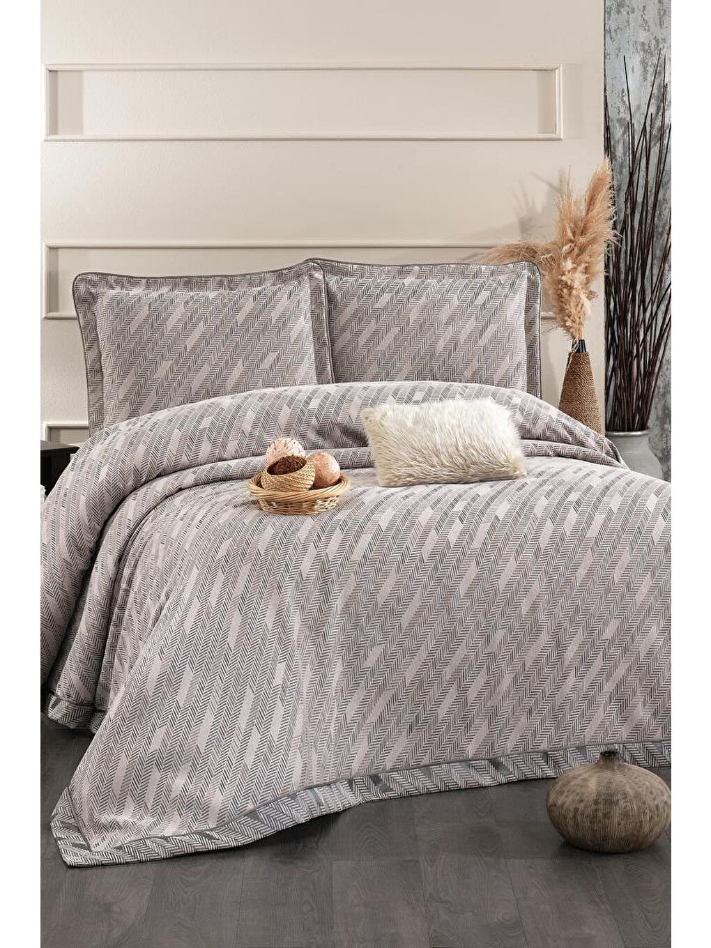 Bej Julia Şönil Çift Kişilik Yatak Örtüsü 260x260 cm Vizon