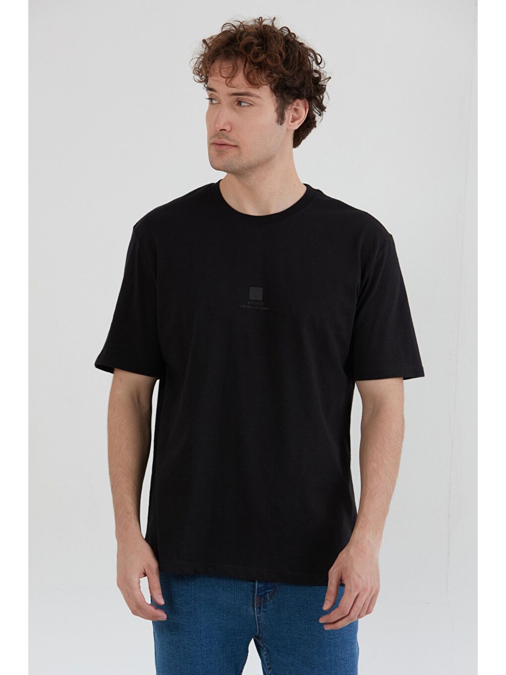 Siyah Slogan Kabartmalı Bisiklet Yaka %100 Pamuk Tişört-1