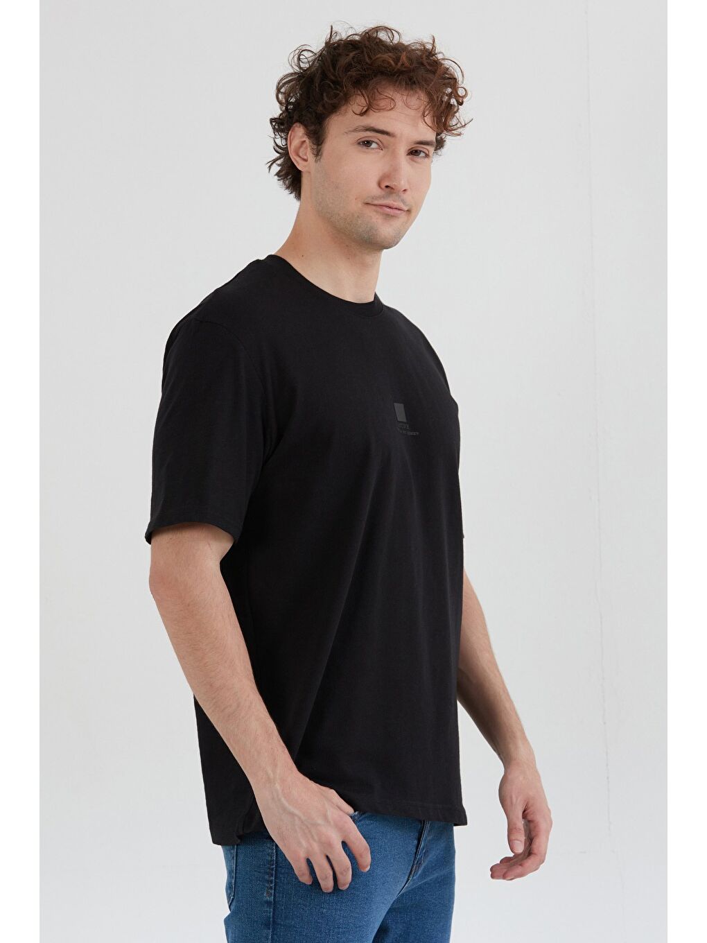 Siyah Slogan Kabartmalı Bisiklet Yaka %100 Pamuk Tişört-2