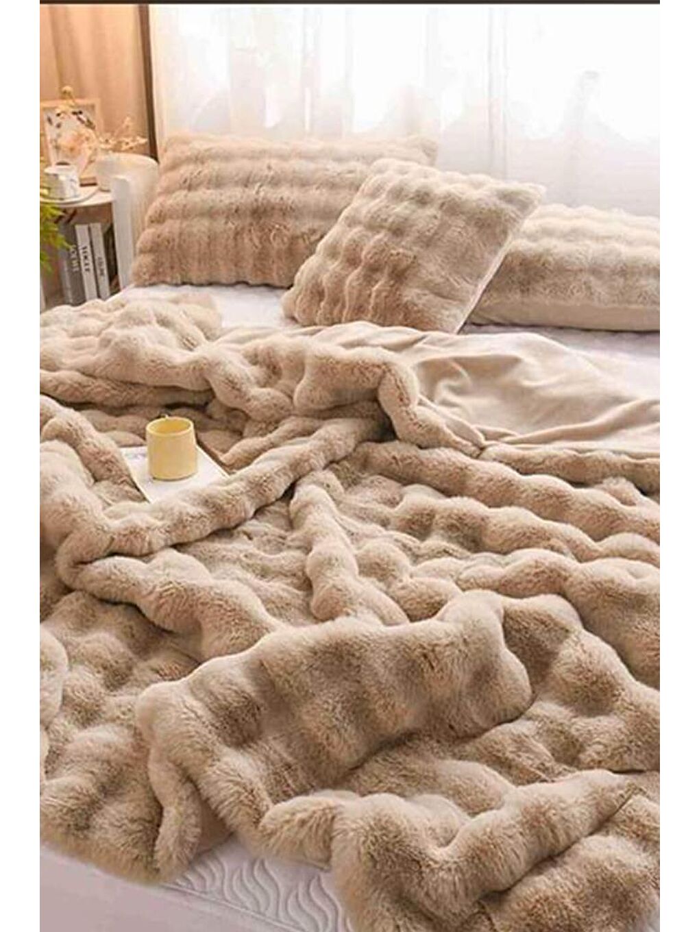 Bej Tomris Tavşan Tüyü Çift Kişilik Yatak Örtüsü 220x240 Cm Vizon